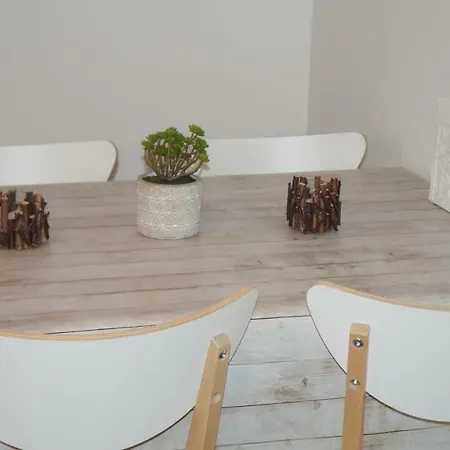 L&r Fontaine Apartment